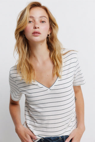 S/S V-Neck Basic T-Shirt.