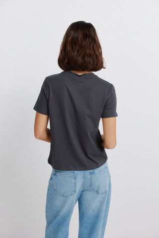S/S Stud Collar T-Shirt.