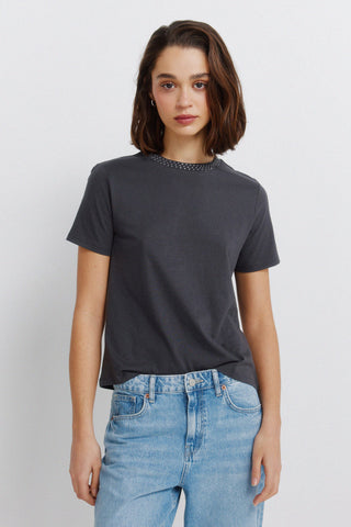 S/S Stud Collar T-Shirt.