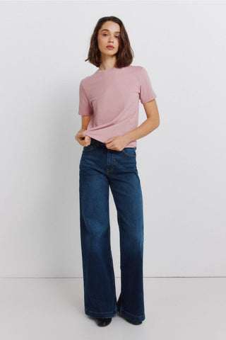 S/S Stud Collar T-Shirt.