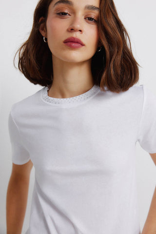 S/S Stud Collar T-Shirt.