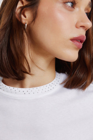 S/S Stud Collar T-Shirt.