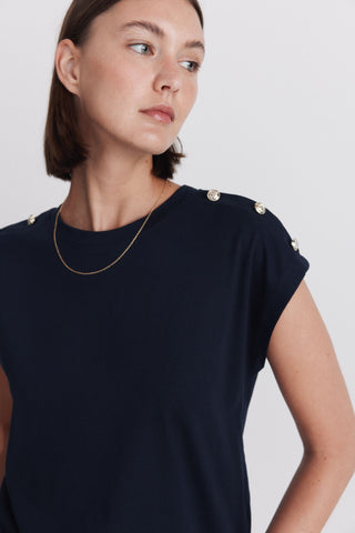 1.Oi26.T.B.Camiseta Lisa Botón.