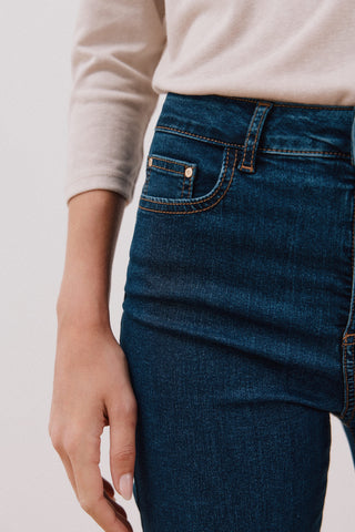 Jeans Recto Talle Alto con Bolsillos