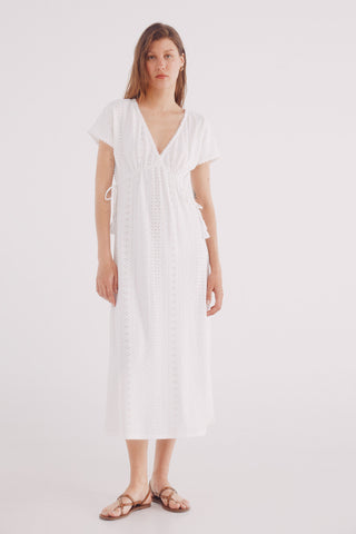 Vestido Manga Corta con Detalle Bordado