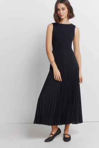 Vestido Midi Cuello Redondo Detalle Plisado
