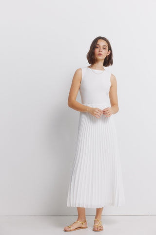 Vestido Midi Cuello Redondo Detalle Plisado