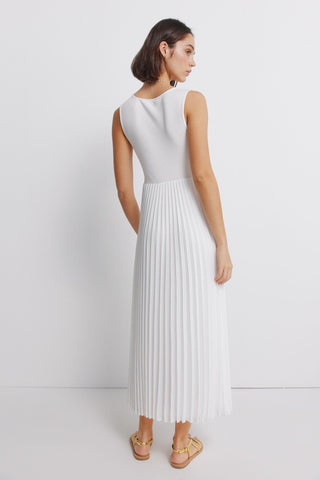 Vestido Midi Cuello Redondo Detalle Plisado
