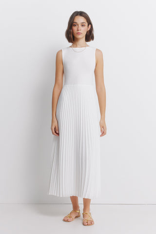 Vestido Midi Cuello Redondo Detalle Plisado