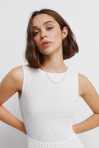 Vestido Midi Cuello Redondo Detalle Plisado