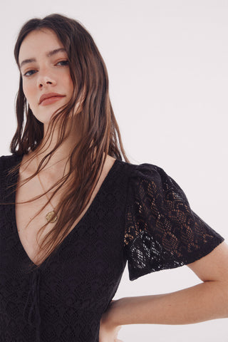 Vestido Midi Manga Capa de Crochet