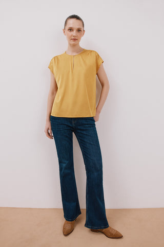 Blusa Manga Corta Satinada con Abertura