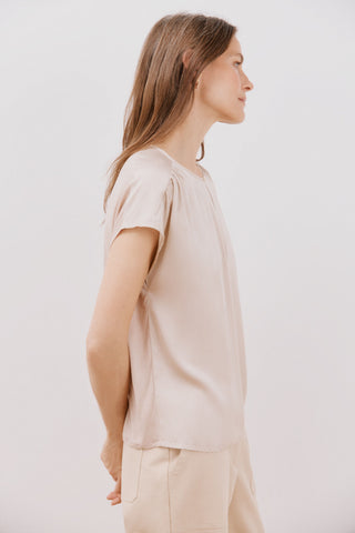 Blusa Manga Corta Satinada con Abertura