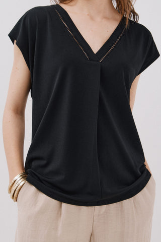 Camiseta Manga Corta con Cuello V.
