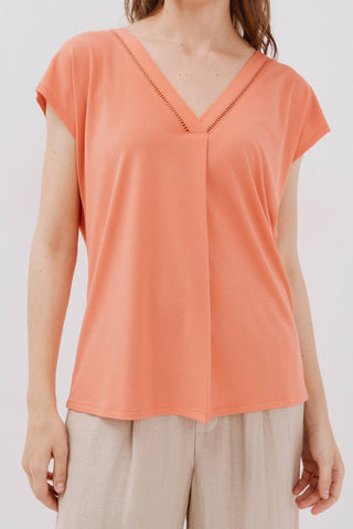 Camiseta Manga Corta con Cuello V.
