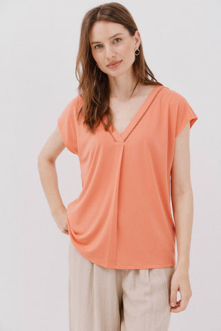 Camiseta Manga Corta con Cuello V.