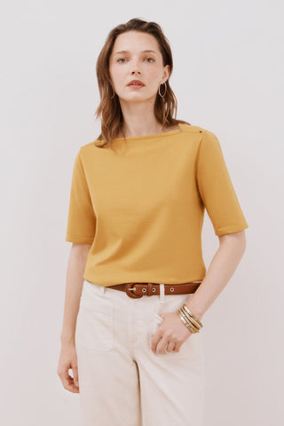 Camiseta Básica con Botones Metálicos
