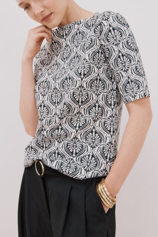 Camiseta Básica con Botones Metálicos