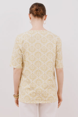 Camiseta Básica con Botones Metálicos