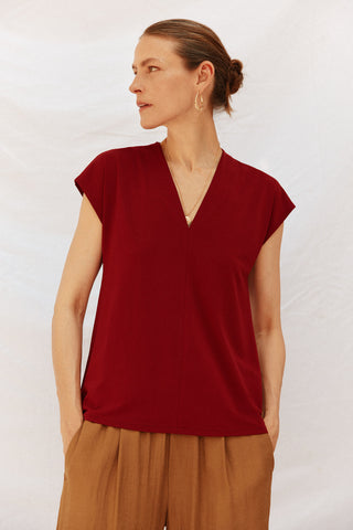 Camiseta Cuello V con Detalle Fruncido