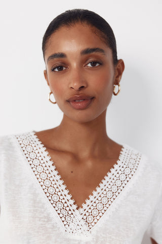 4.T.KI TOP FAKELINO LACE.