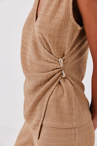 2.T.Ki. Top Broche.