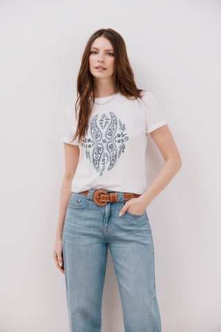 Camiseta Manga Corta con Gráfico Delantero