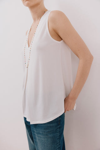 Blusa sin Mangas con Detalle Plisado