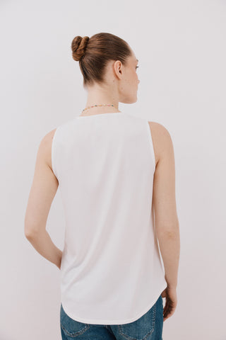Blusa sin Mangas con Detalle Plisado