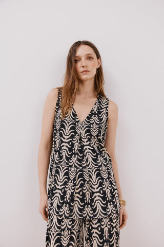 Blusa sin Mangas con Detalle Plisado