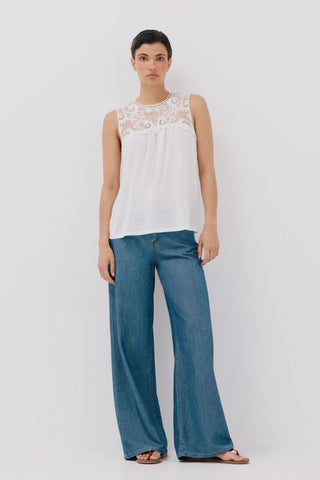 Camiseta sin Mangas con Encaje Floral