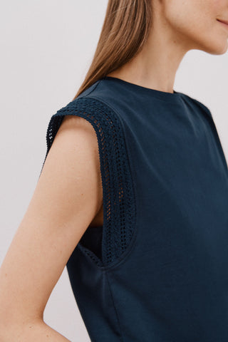 Camiseta Manga Corta con Detalle Crochet