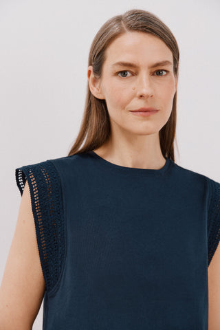 Camiseta Manga Corta con Detalle Crochet