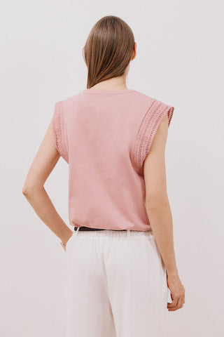 Camiseta Manga Corta con Detalle Crochet