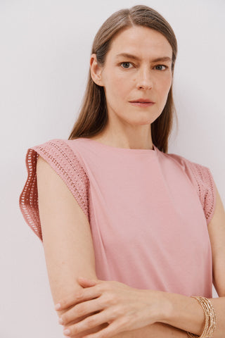 Camiseta Manga Corta con Detalle Crochet