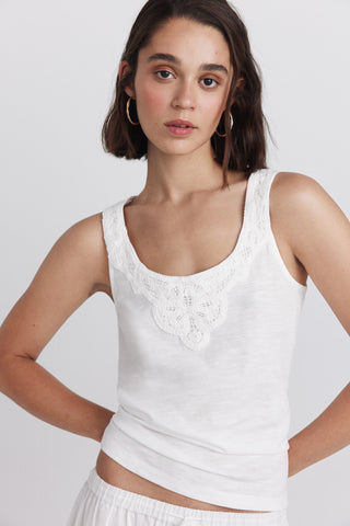 1.T./Gym.A.Camiseta Babero Crochet.