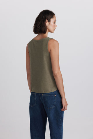 1.T./Gym.A.Camiseta Babero Crochet.