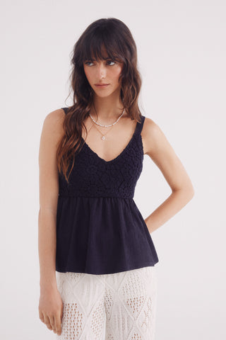 Camiseta de Tirantes con Detalle Crochet