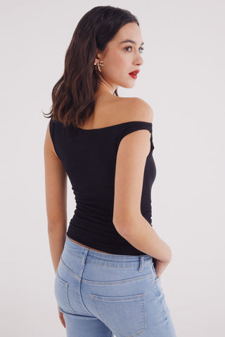 Blusa Asimétrica con Detalle Fruncido