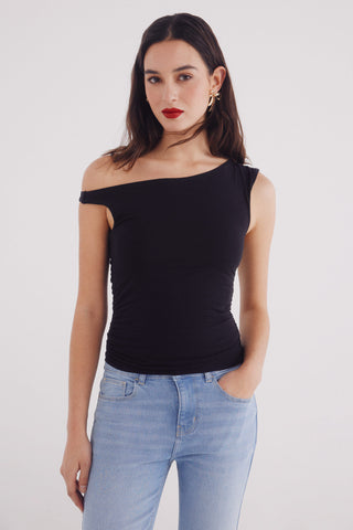 Blusa Asimétrica con Detalle Fruncido