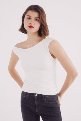 Blusa Asimétrica con Detalle Fruncido