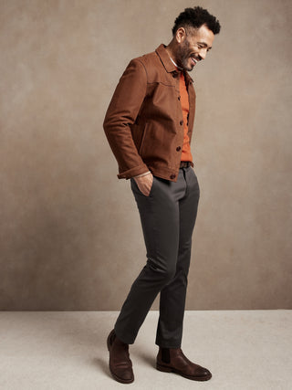 Pantalón Chino Talle Medio con Bolsillos