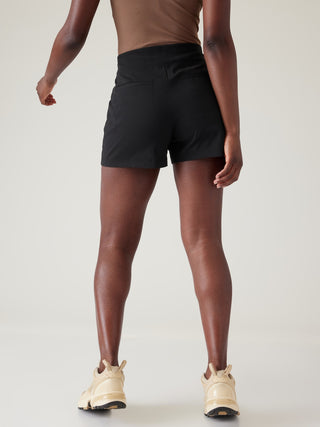 Short Deportivo Talle Medio con Bolsillos