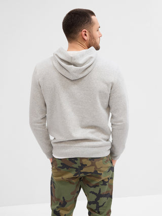 Sudadera con capucha y logo en arco de Gap.