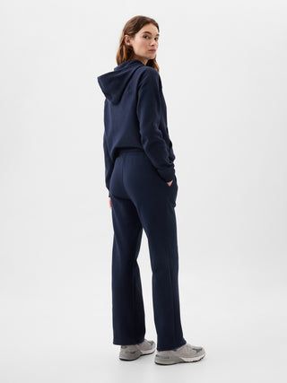 Pantalones deportivos rectos con logo de Gap.