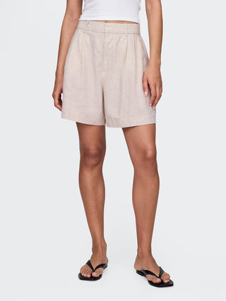 Short Talle Alto con Detalle Plisado