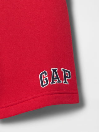Shorts deportivos relajados para niños con logo de Gap.