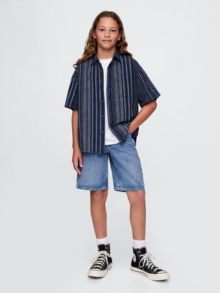 Camisa holgada de rayas índigo para niños.