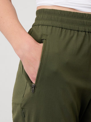 Pantalón Deportivo Talle Medio con Bolsillos