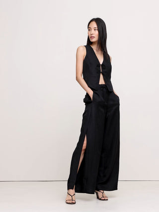 Pantalón Talle Alto con Detalle de Aberturas
